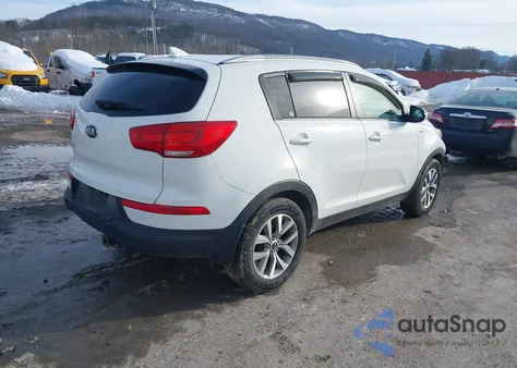 2015 Kia Sportage Lx z USA, uszkodzony, nr VIN KNDPBCAC9F7716088